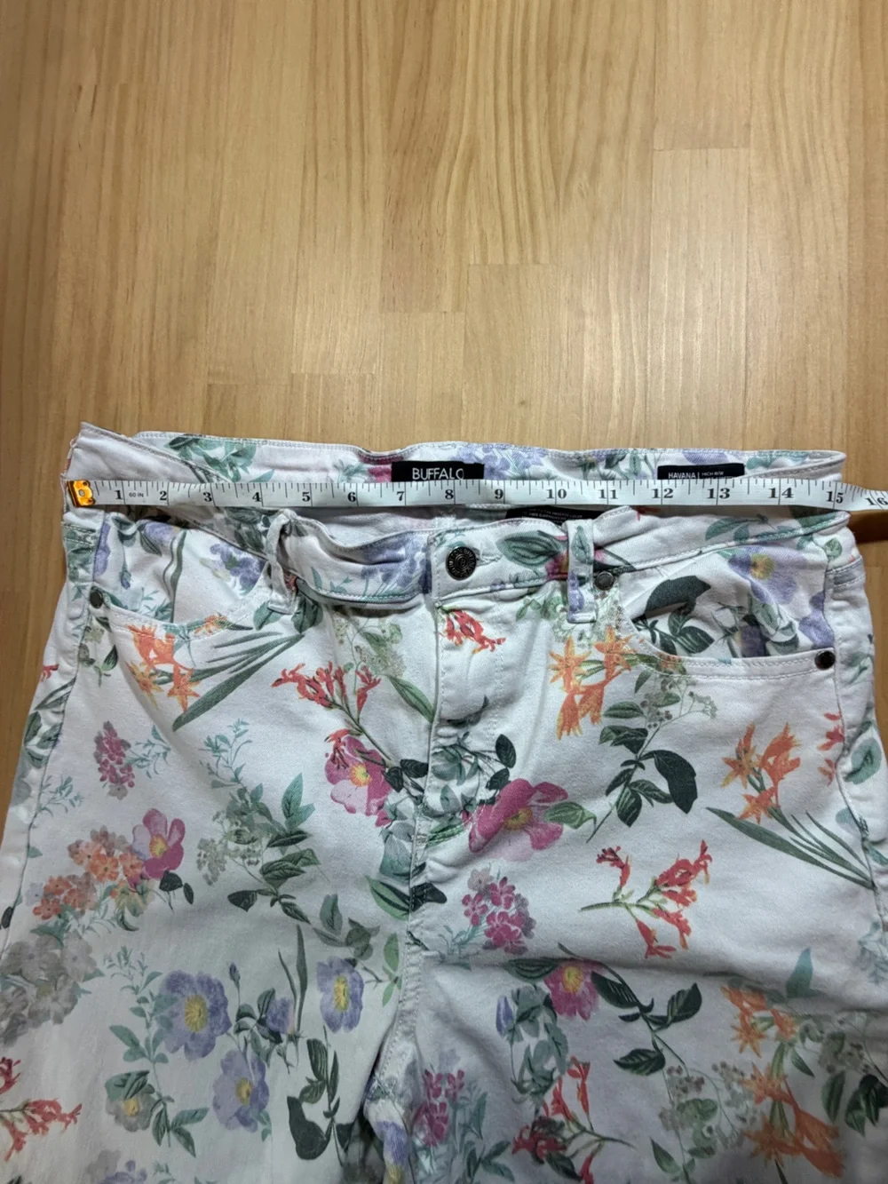 Buffalo David Bitton White Jeans with Pastel Floral Accents B7